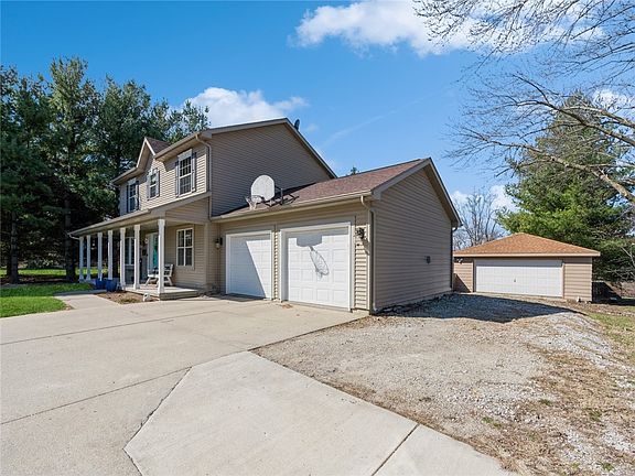 3rd image of 409 N Kenwood Blvd