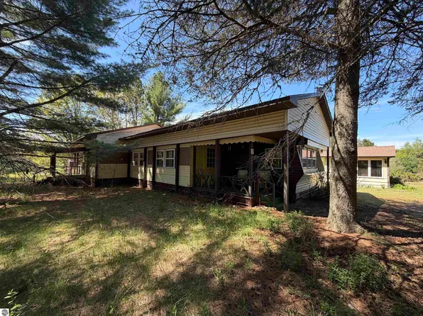 13158 Cinder Rd, Beulah, MI 49617