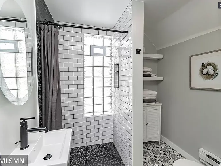 29 Melbourne Ave SE #2 — Photo 2