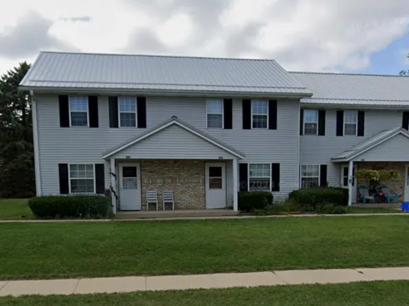 845 Wheelock Ave #8, Hartford, WI 53027