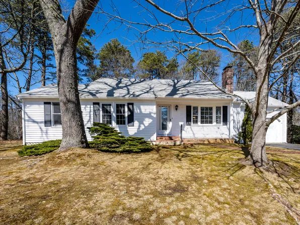 6 Clinton Drive, Yarmouth Port, MA 02675