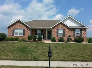 140 McArthur Dr, Troy, IL 62294