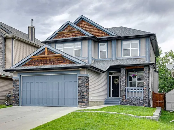 52 Tremblant Way SW, Calgary, AB T3H 0C4