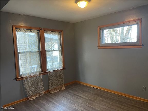 3rd image of 651 Sanford Ave