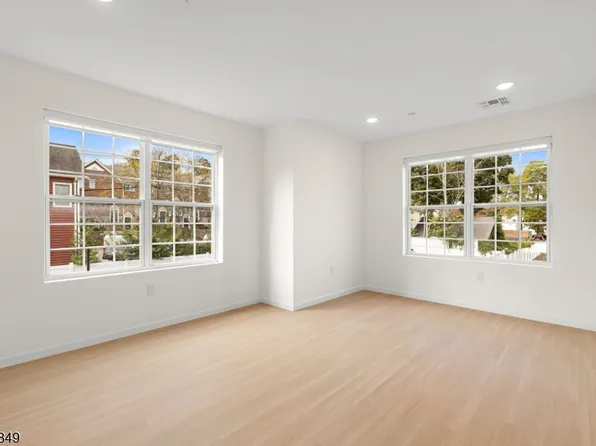 70 Ridgedale Ave #207, Morristown, NJ 07960