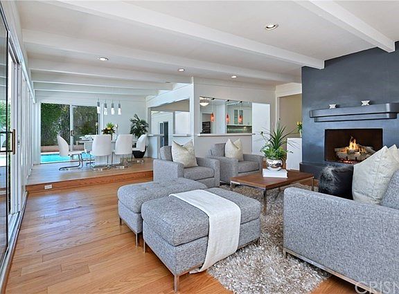 3rd image of 4406 Coronet Dr