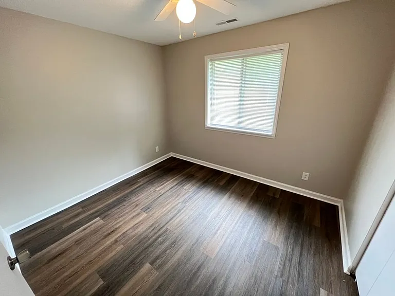 104 Beverly Dr — Photo 6
