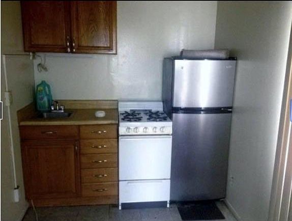 2nd image of 1604 W 227th St APT F