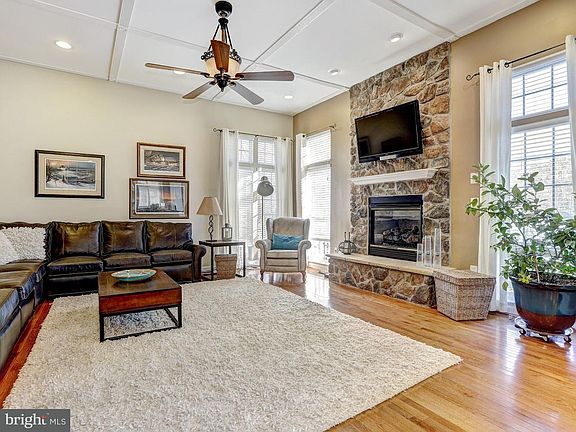4th image of 223 Bowen Ct