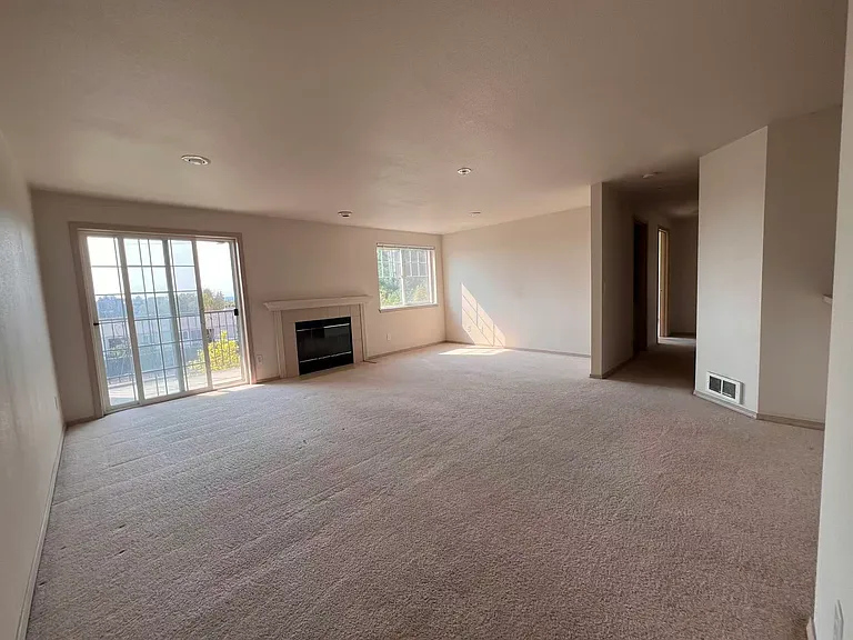1160 Monroe Ave NE #D5 — Photo 6