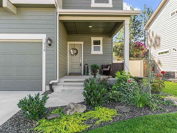 2nd image of 910 E Paske Rd