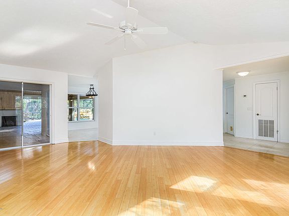 5th image of 2010 Cypress Lake Dr