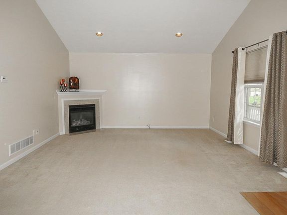 4th image of 401 Courtland St