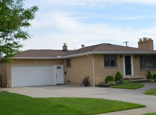 16 Sandy Ln, Cheektowaga, NY 14227