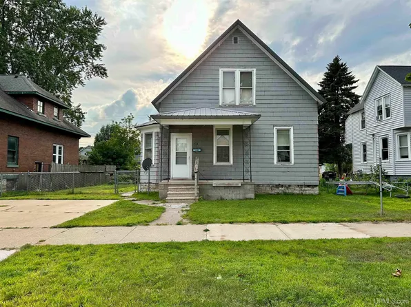 514-516 S 15th St, Escanaba, MI 49829