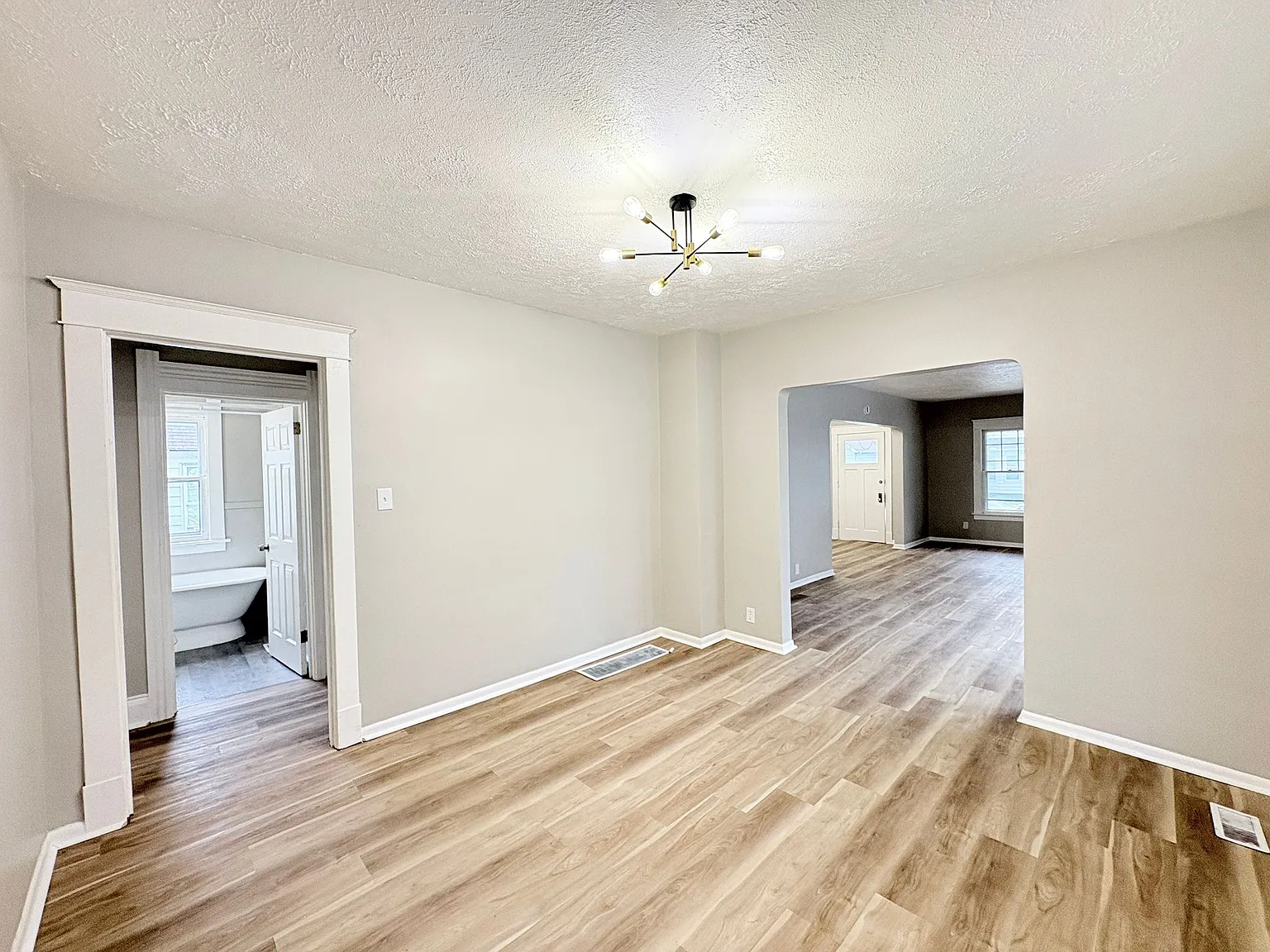 2 bed, $850 — Photo 2