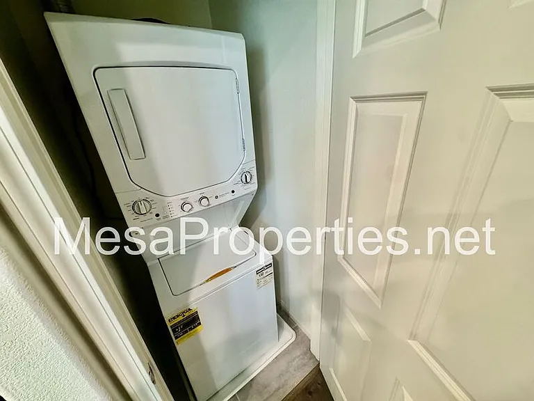 795 Hazel Way — Photo 23