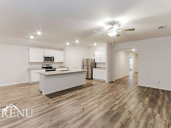 5th image of 2013 Hialeah Dr