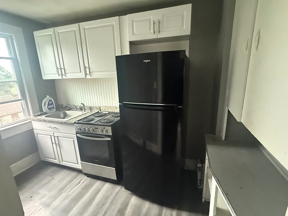 320 New York St #3