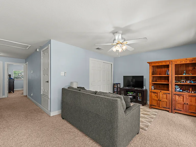 408 Fallen Leaf Ln — Photo 14