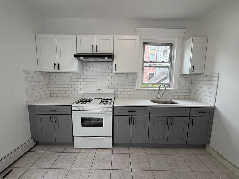 85 Arlington Ave #1 — Photo 2