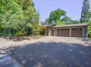 33 Black Oak Dr, Medford, OR