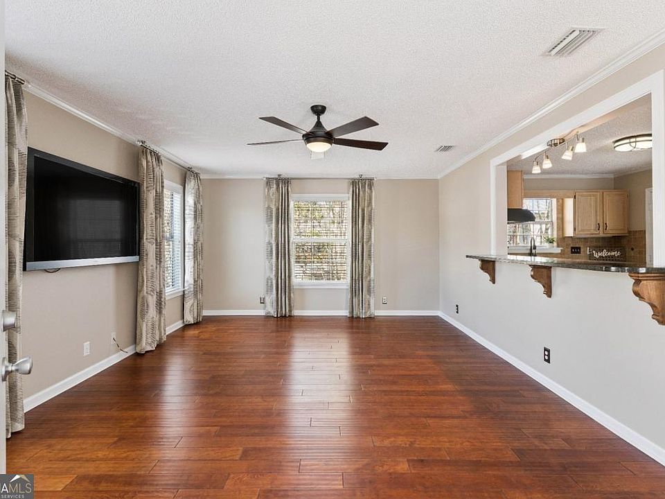 1st image of 232 Georgia St