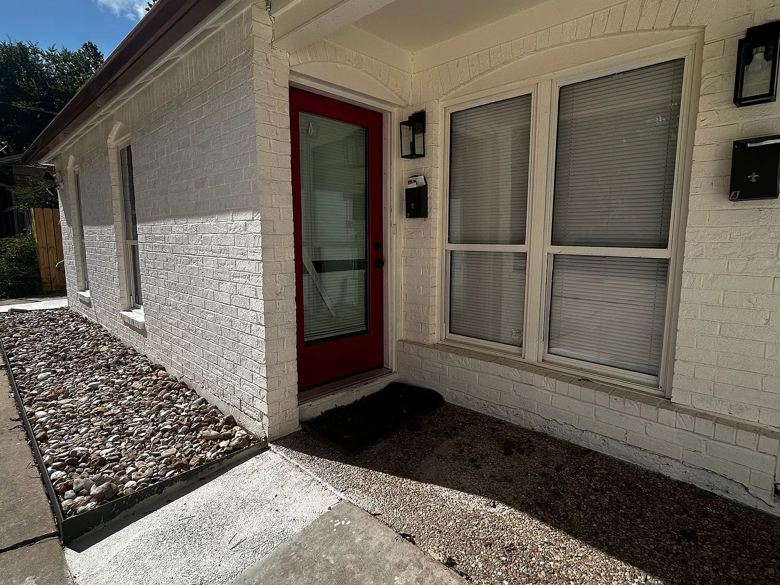1005 MLK Bld #B - What a deal! a 3 bed house 5 min from DT and UT price to rent - fully remodeled... — Photo 4