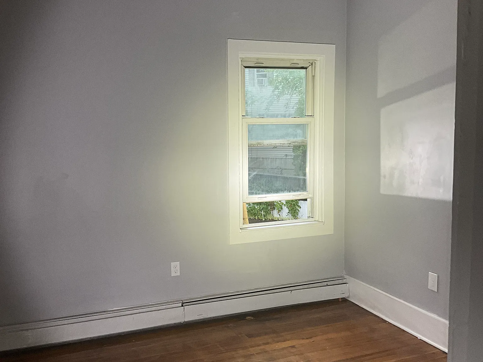 3 bed, 1400 sqft, $2,400 — Photo 4