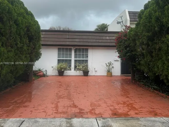 6755 Crooked Palm Ter, Miami Lakes, FL 33014