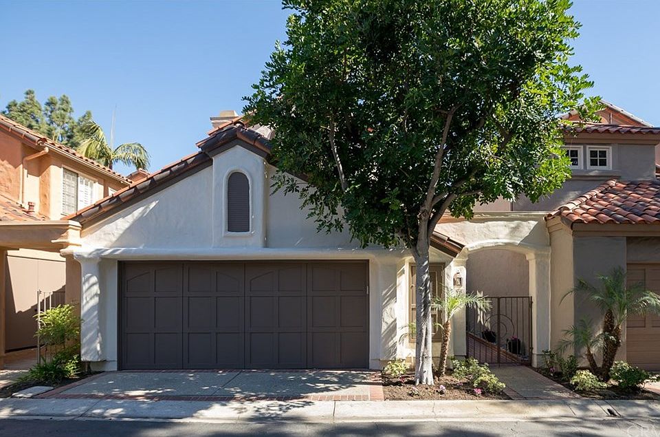 1st image of 305 La Jolla St