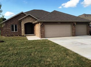 5009 E Hedgerow Dr, Springfield, MO 65802