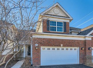 1037 Riviera Dr, Elgin, IL 60124