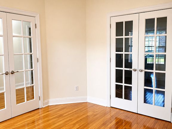 2nd image of 6102 Northshore Dr