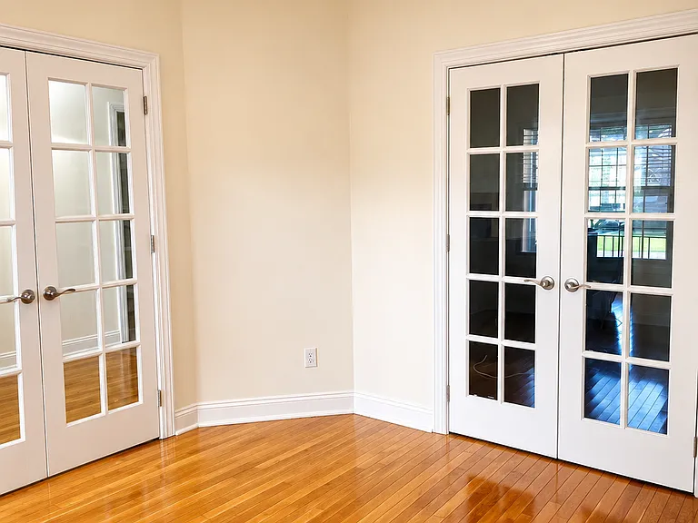 6102 Northshore Dr — Photo 2