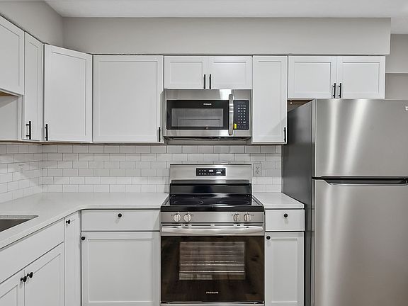 5th image of 647 Pebble Place Dr #5