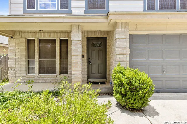 4 bed, 2.5 bath, 2087 sqft, $2,100 — Photo 2