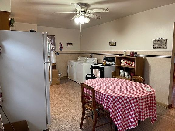 3rd image of 52759 Pleasant Ave