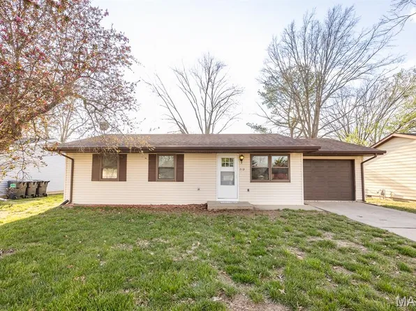 713 Beebe Dr, Mascoutah, IL 62258