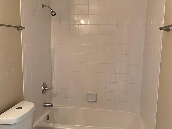 2nd image of 303 SW 3rd Pl #2