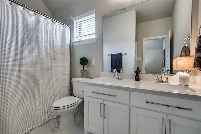 4211 Curtiss Dr — Photo 7