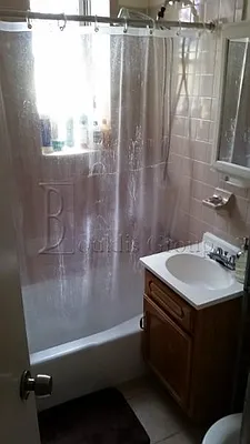 Rented by Bouklis Group | media 10