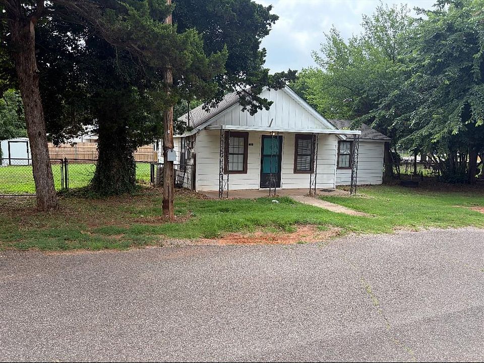 1st image of 1016 S Jones Ln