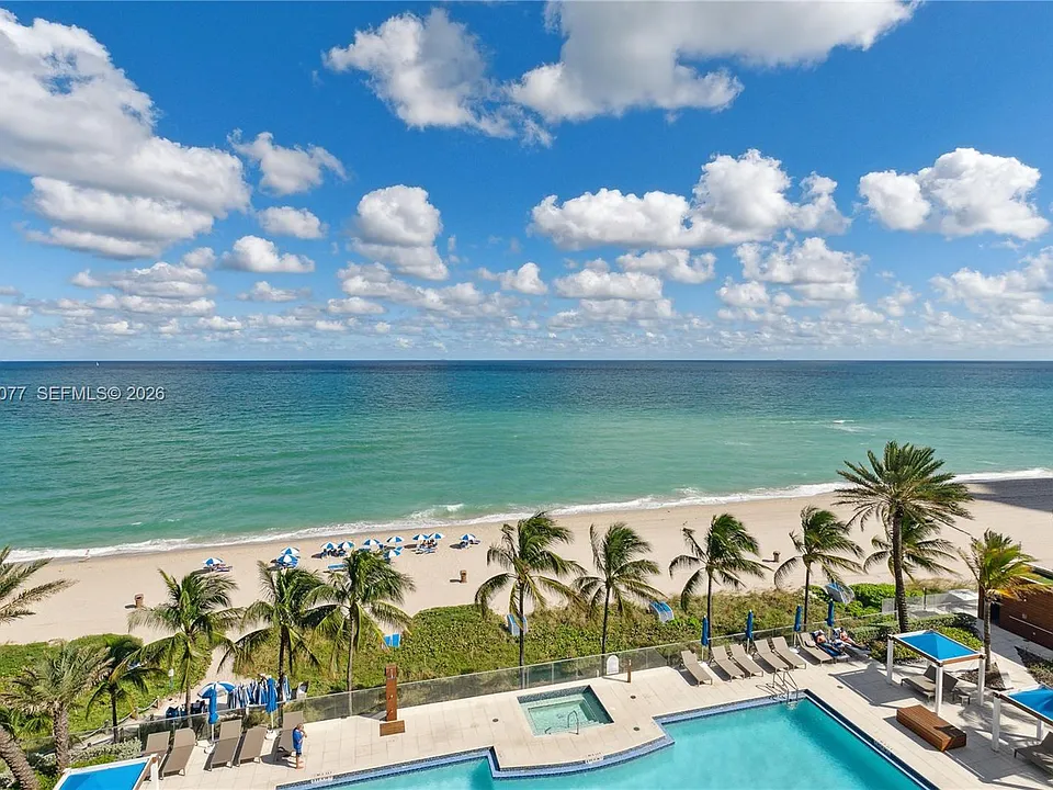 18911 Collins Ave #901