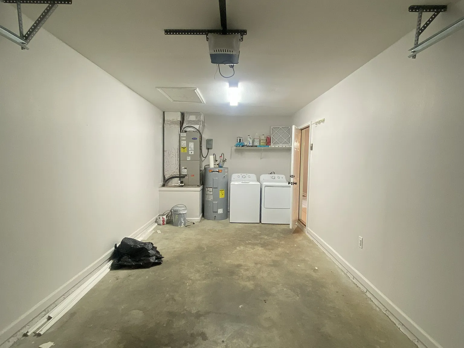 3 bed, 1260 sqft, $2,250 — Photo 3