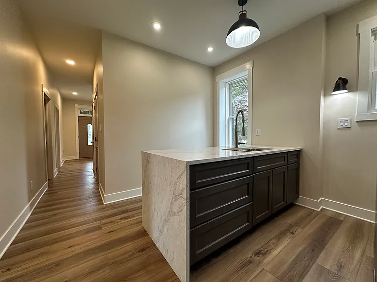 242 E 2nd St #1 — Photo 17