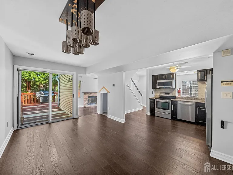 22 Driftwood Dr — Photo 7