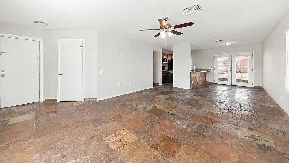 3 bed, 2.0 bath, 1200 sqft, $1,855 — Photo 4