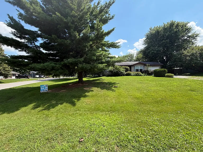 515 Valley View Dr — Photo 1