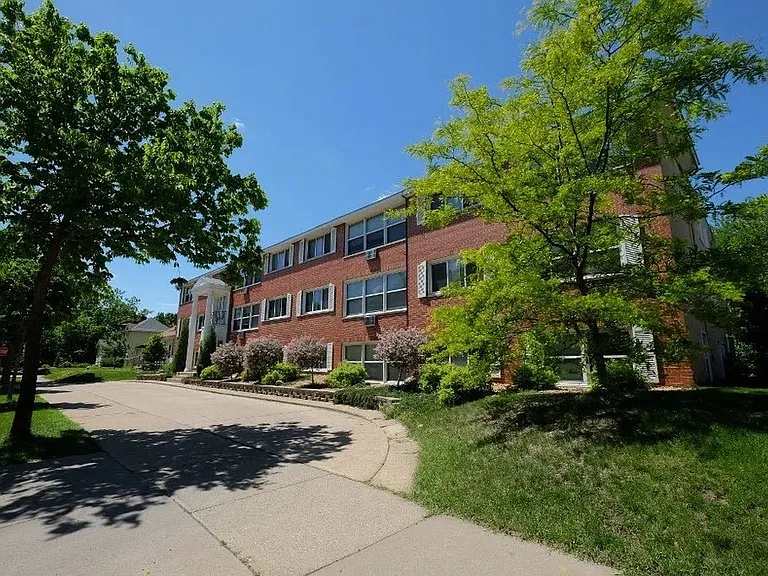 Explore the charm of Central Lakes of Uptown, where community meets convenience. Enjoy beautiful landscaping, modern apartments, and a vibrant location just steps from local attractions. Take the next stepschedule your tour today!